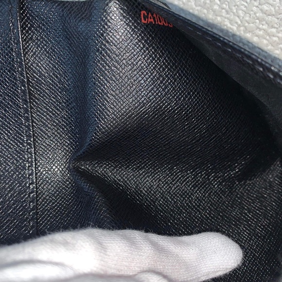 LOUIS VUITTON EPI LEATHER BIFOLD WALLET - Picture 6 of 8